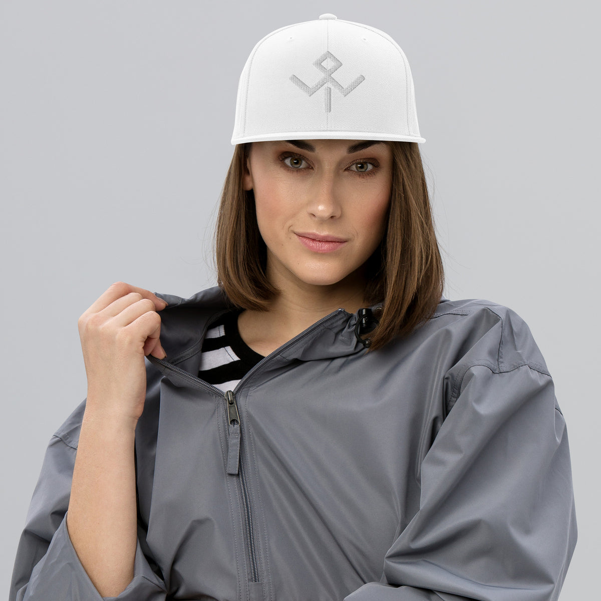 Wild Tribu — Gorra snapback en blanco, vista frontal