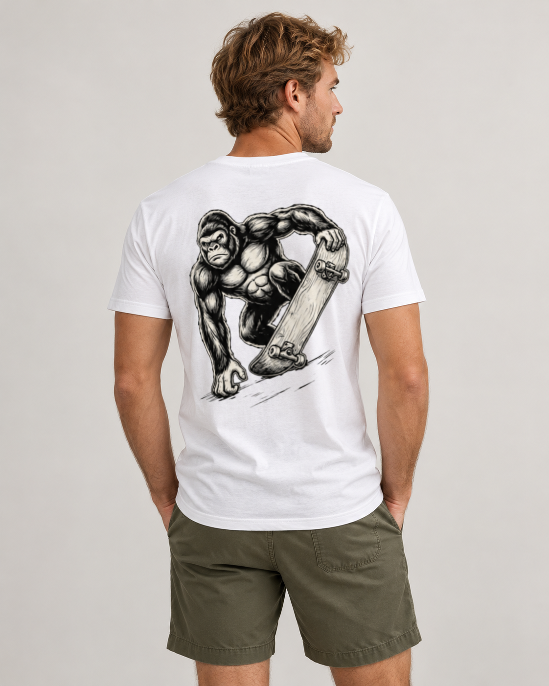 Gorilla Skate blanca, vista trasera sobre modelo hombre