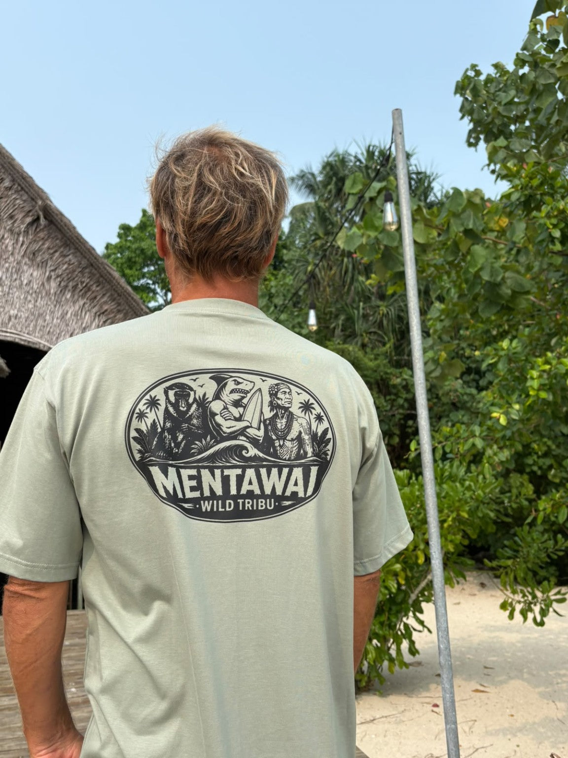 Mentawai Hero de Wild Tribu, vista trasera en Hidden Bay Resort