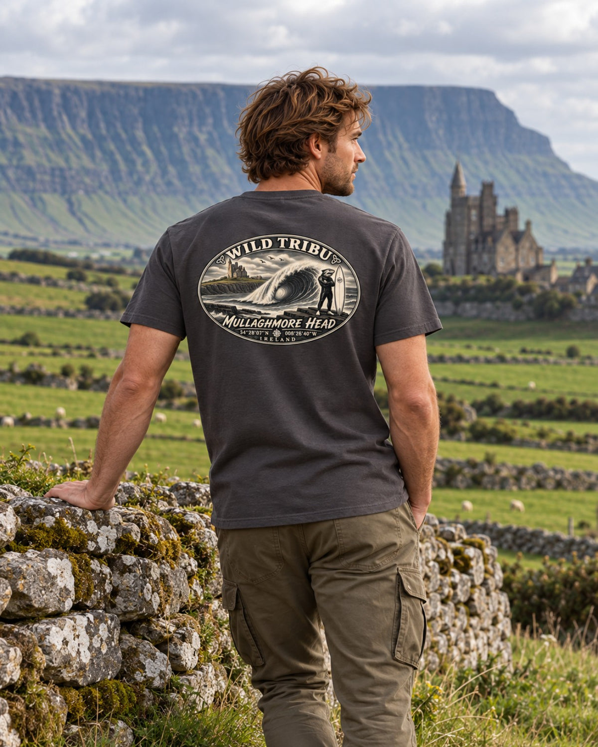 Camiseta Mullaghmore Head Legendary Waves, detalle de la gráfica de espalda